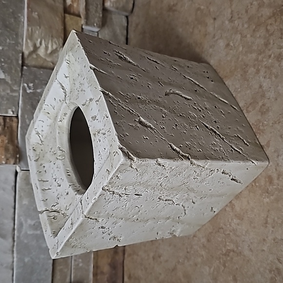 Faux Stone Marble Tissue Box Cover Kleenex Holder Croscill Quarry - Picture 3 of 8